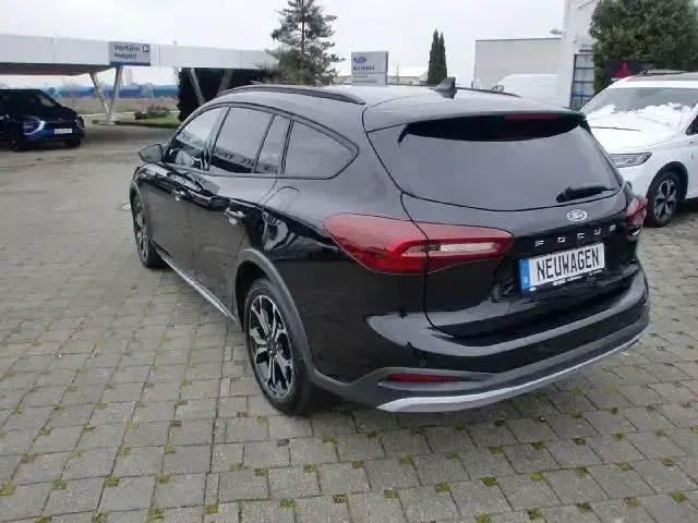 Second-hand Ford Focus Active 155 CP (114 kW) 2022 Negru Break