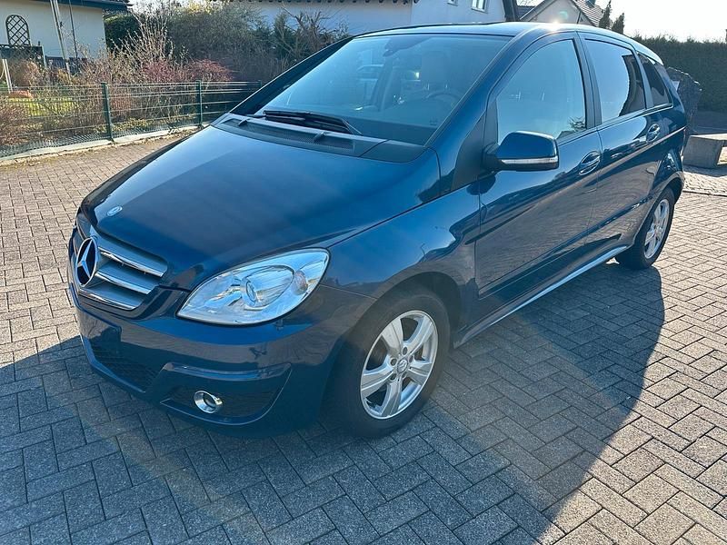 Gebraucht Mercedes B150 95 PS (69 kW) 2009 Blau Van / Kleinbus