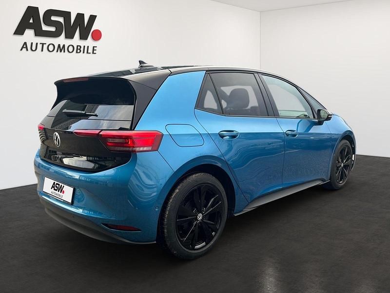 Gebraucht VW ID.3 Pure 125 kW (170 PS) 2026 Costa azul metallic schwarz un Kleinwagen
