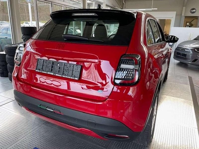 Gebraucht Fiat 600E Red 114 kW (156 PS) 2024 Rot Limousine