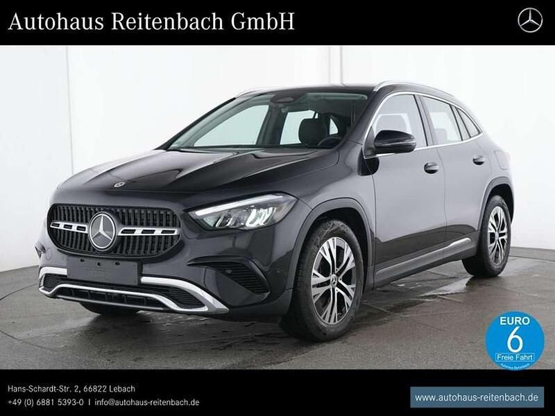 Lack kosmosschwarz Gebraucht 2024 Mercedes GLA220 Progressive SUV | 42.777 € (Fairer Preis) - Bild 1/4