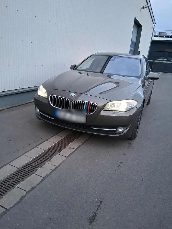 Gebraucht BMW 520 185 PS (136 kW) 2012 Braun Kombi