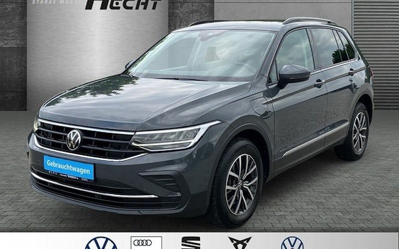 Delfingrau metallic Gebraucht 2022 VW Tiguan Life SUV | 28.790 € (Fairer Preis) - Bild 1/4