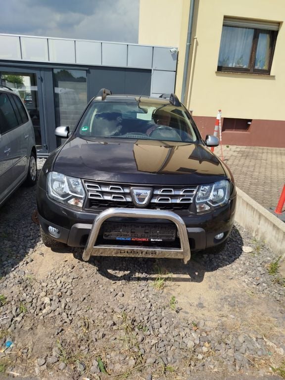 Schwarz Gebraucht 2015 Dacia Duster Lauréate SUV | 5.700 € (Guter Preis) - Bild 1/4
