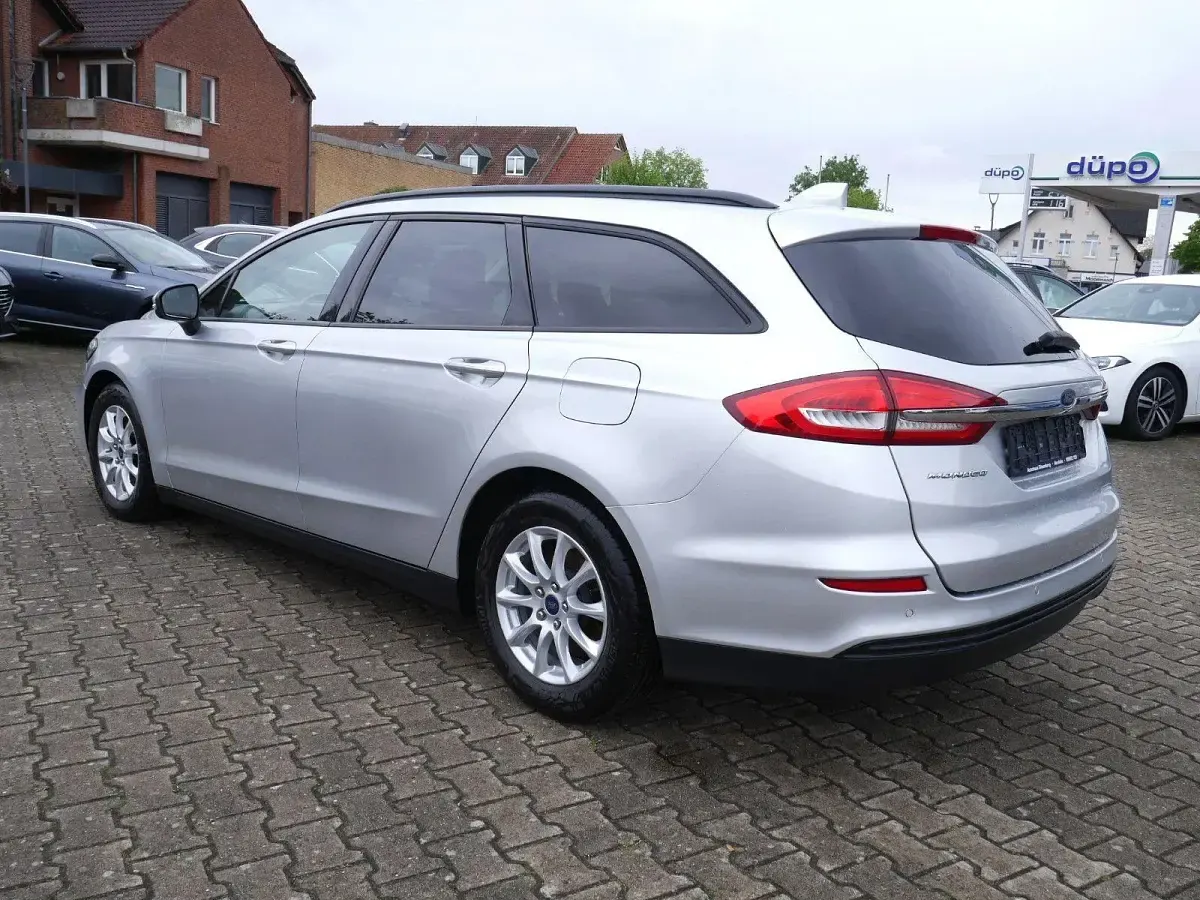 Gebraucht Ford Mondeo 150 PS (110 kW) 2020 Polarsilber metallic Kombi