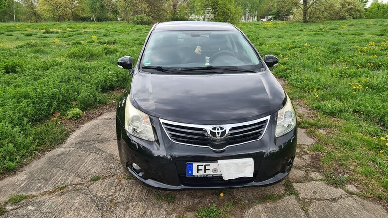 Schwarz Gebraucht 2011 Toyota Avensis Executive Limousine | 10.500 € (Fairer Preis) - Bild 1/4