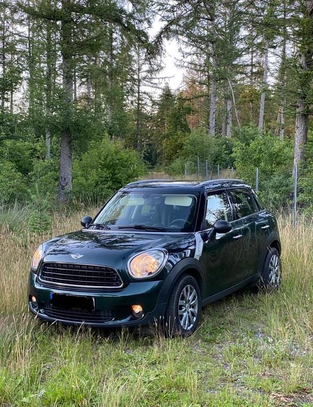 Grün Gebraucht 2011 Mini One D Countryman SUV | 3.790 € - Bild 1/4