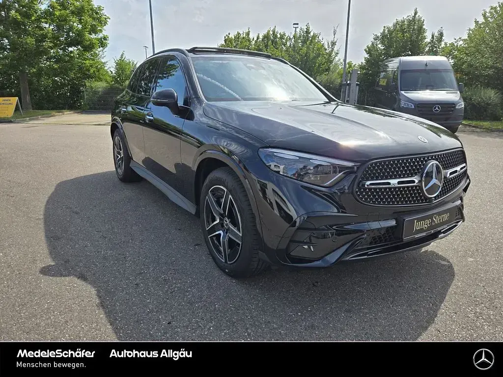 Gebraucht Mercedes GLC450 Premium Plus 367 PS (269 kW) 2024 Lack obsidianschwarz SUV