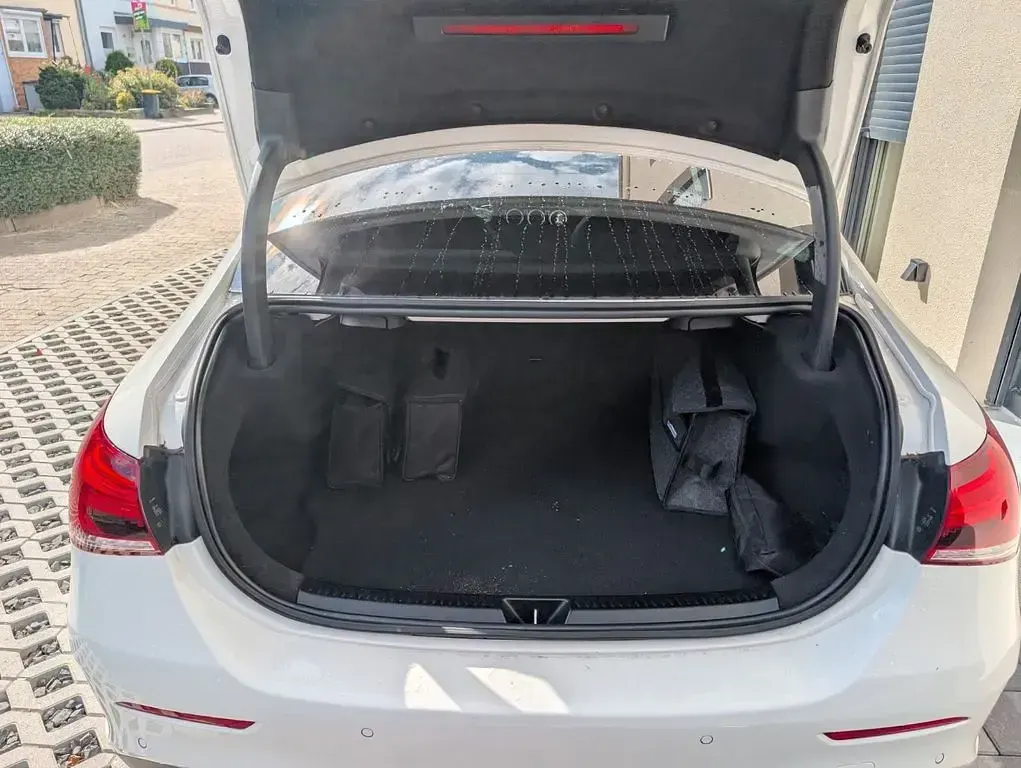 Gebraucht Mercedes A250 AMG line 218 PS (160 kW) 2022 Weiß Limousine