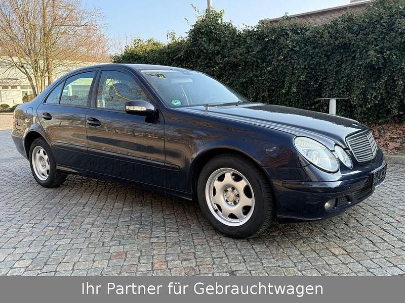 Gebraucht Mercedes E200 Classic 122 PS (89 kW) 2006 Blau Limousine