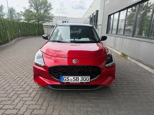 Neu Suzuki Swift Comfort 83 PS (61 kW) 2026 Rot Kleinwagen