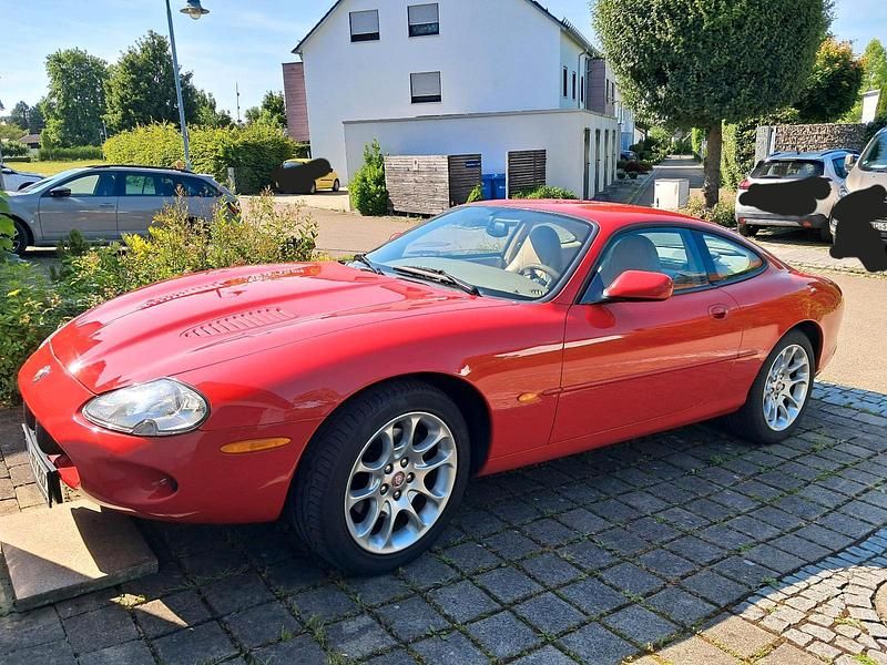 Rot Gebraucht 1998 Jaguar XKR Coupé | 27.000 € - Bild 1/4