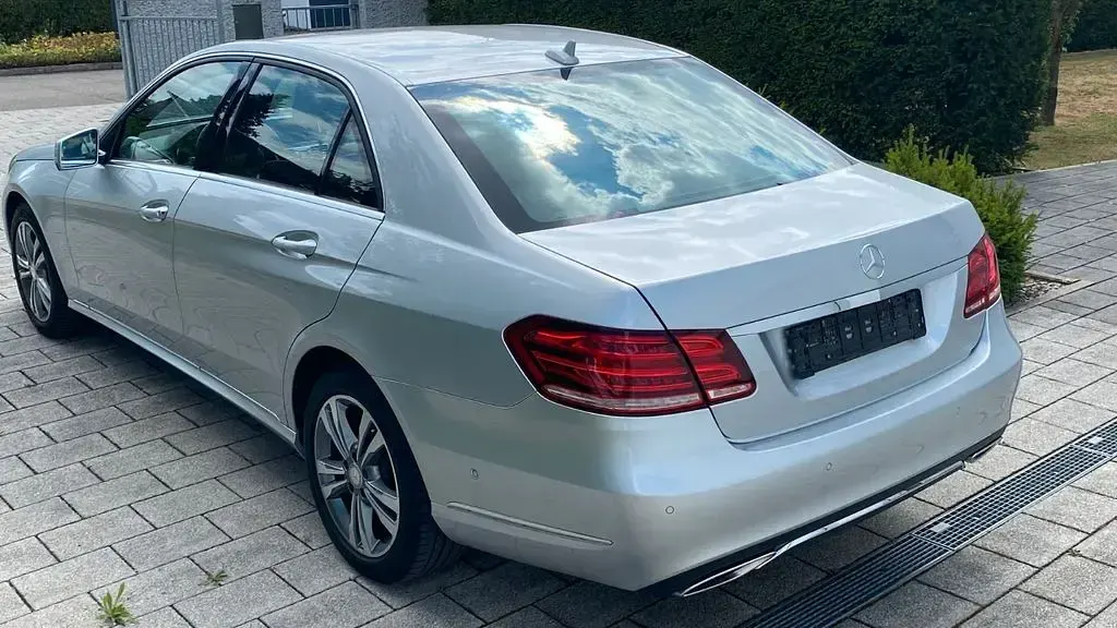 Gebraucht Mercedes E250 Avantgarde 211 PS (155 kW) 2014 Silber Limousine