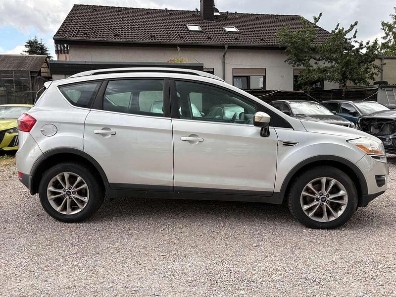 Gebraucht Ford Kuga Trend 140 PS (102 kW) 2010 Polarsilber metallic SUV