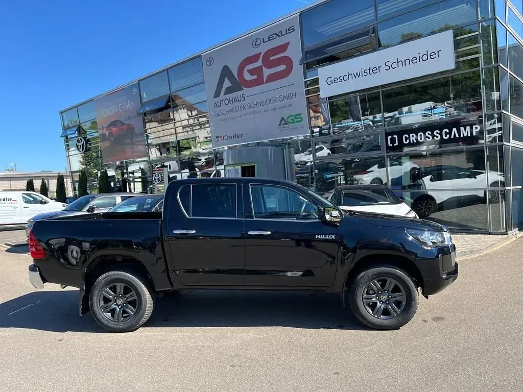 Neu Toyota HiLux Comfort 204 PS (150 kW) 2025 Schwarz Pickup