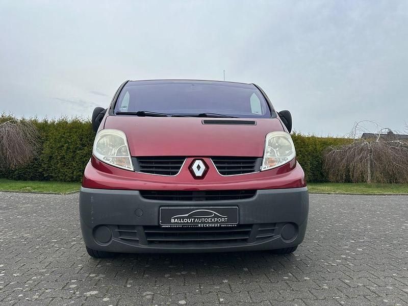 Gebraucht Renault Trafic 114 PS (83 kW) 2008 Rot Van / Kleinbus