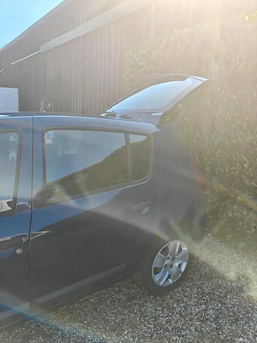 Gebraucht Dacia Sandero 75 PS (55 kW) 2009 Blau Kleinwagen