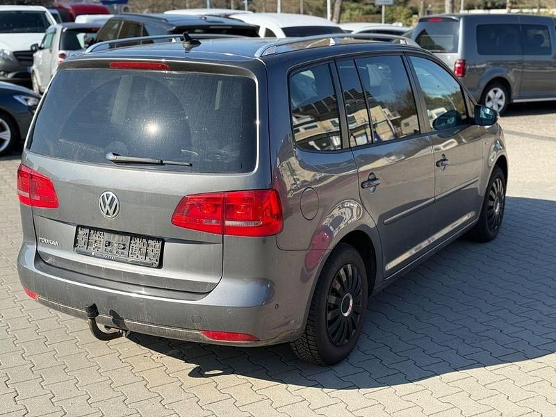 Gebraucht VW Touran Cup 105 PS (77 kW) 2014 Grau Van / Kleinbus