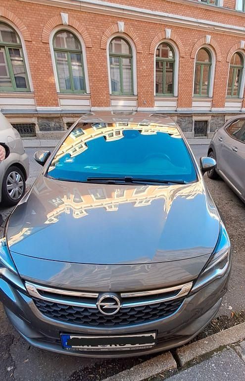 Gebraucht Opel Astra Dynamic 150 PS (110 kW) 2017 Grau Limousine