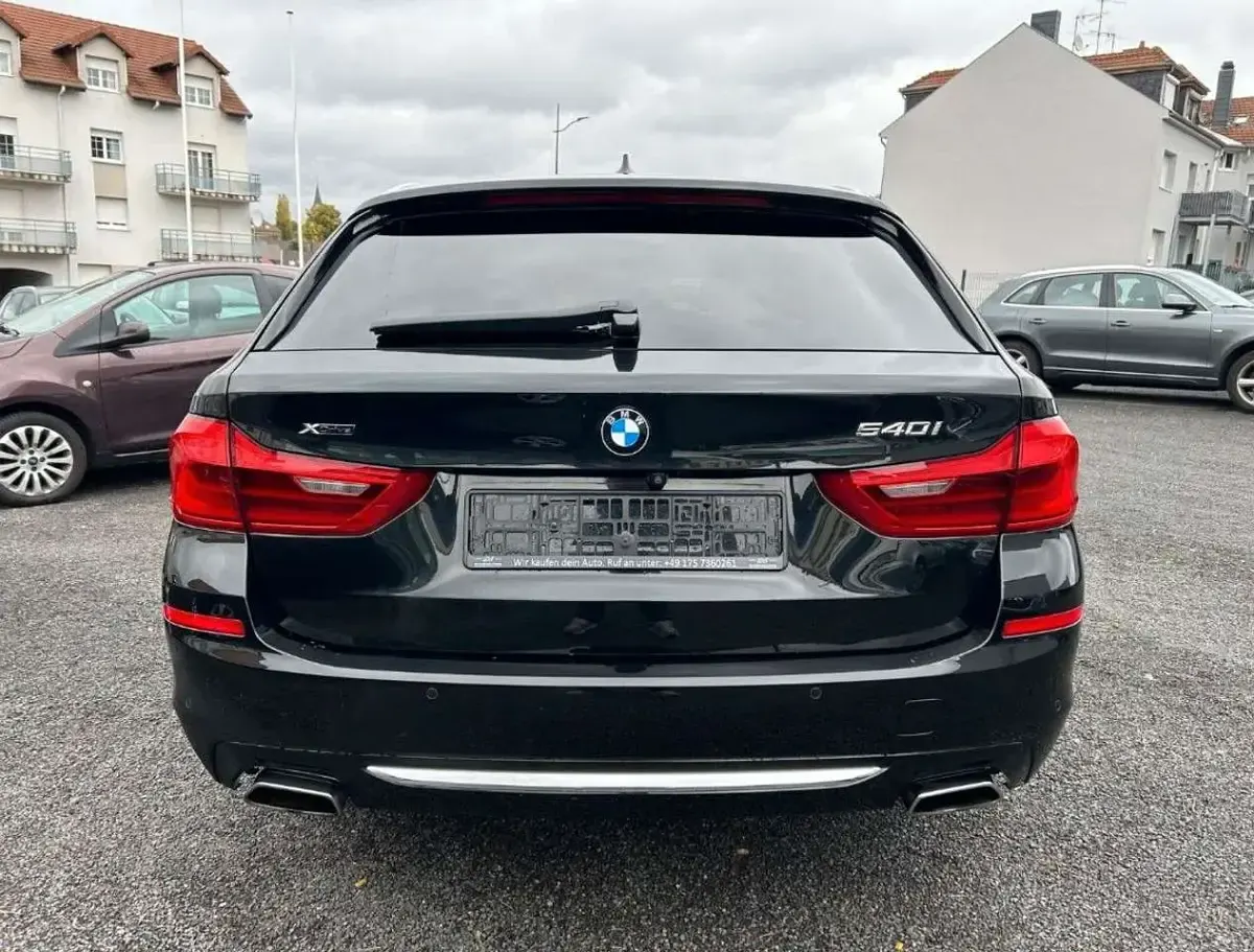 Gebraucht BMW 540 340 PS (250 kW) 2019 Saphirschwarz Kombi