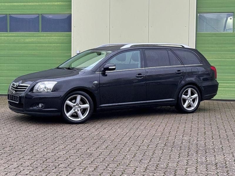 Schwarz Gebraucht 2008 Toyota Avensis Sol Kombi | 1.995 € (Guter Preis) - Bild 1/4