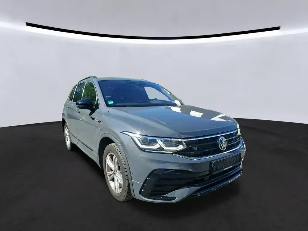 Gebraucht VW Tiguan R-line 200 PS (147 kW) 2021 Delfingrau metallic SUV