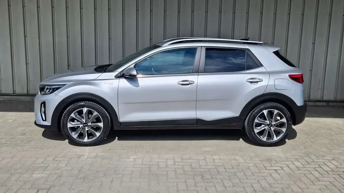 Gebraucht Kia Stonic Platinum 120 PS (88 kW) 2021 Seidensilber SUV