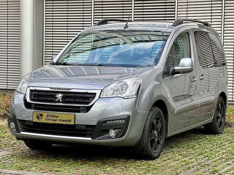 Gris artense Gebraucht 2016 Peugeot Partner Tepee Active Van / Kleinbus | 8.800 € (Guter Preis) - Bild 1/4