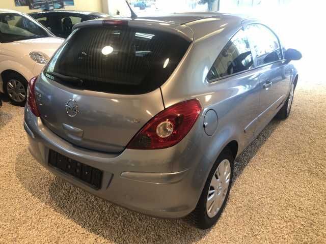 Gebraucht Opel Corsa 80 PS (58 kW) 2007 Silber metallic Kleinwagen