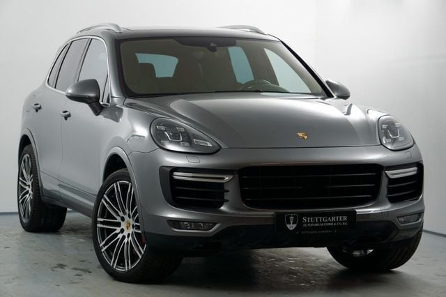 Grau (meteorgraumetallic) Gebraucht 2015 Porsche Cayenne Turbo SUV | 45.900 € (Superpreis) - Bild 1/4