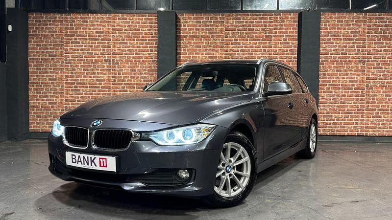 Gebraucht BMW 320 184 PS (135 kW) 2013 Grau Kombi
