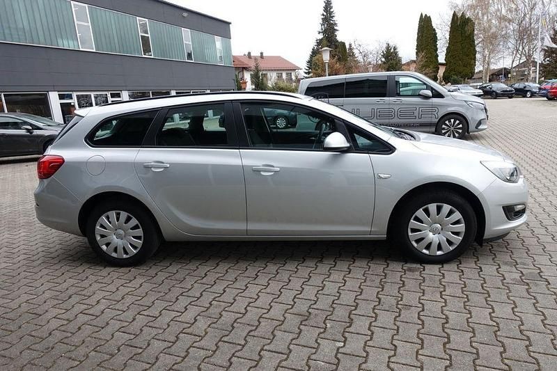 Gebraucht Opel Astra Selection 116 PS (85 kW) 2016 Silber Kombi
