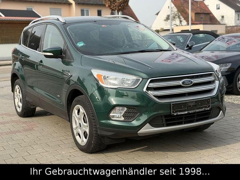 Gebraucht Ford Kuga Trend 150 PS (110 kW) 2017 Grün SUV