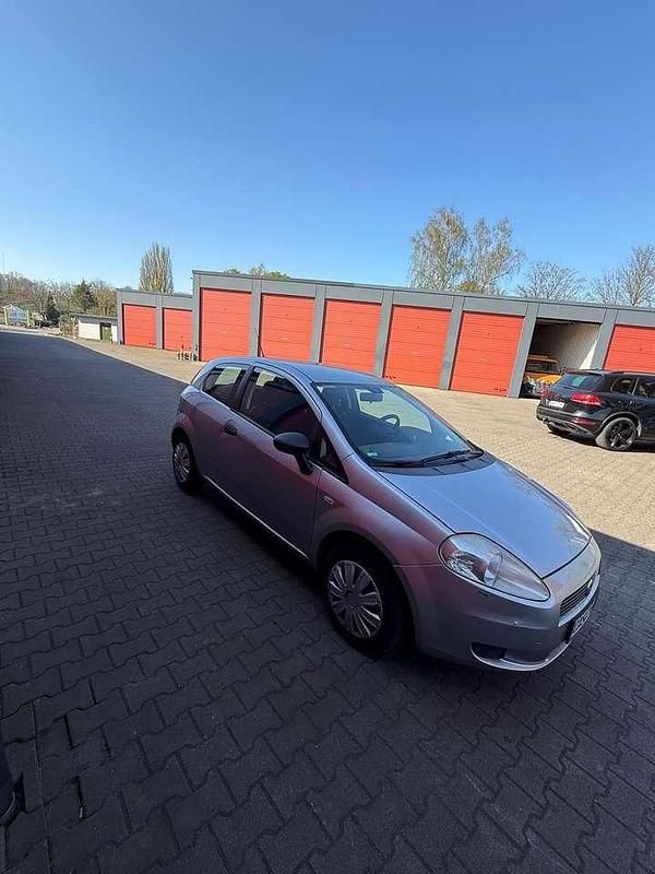 Grau Gebraucht 2006 Fiat Grande Punto Active Kleinwagen | 1.600 € (Teuer) - Bild 1/4
