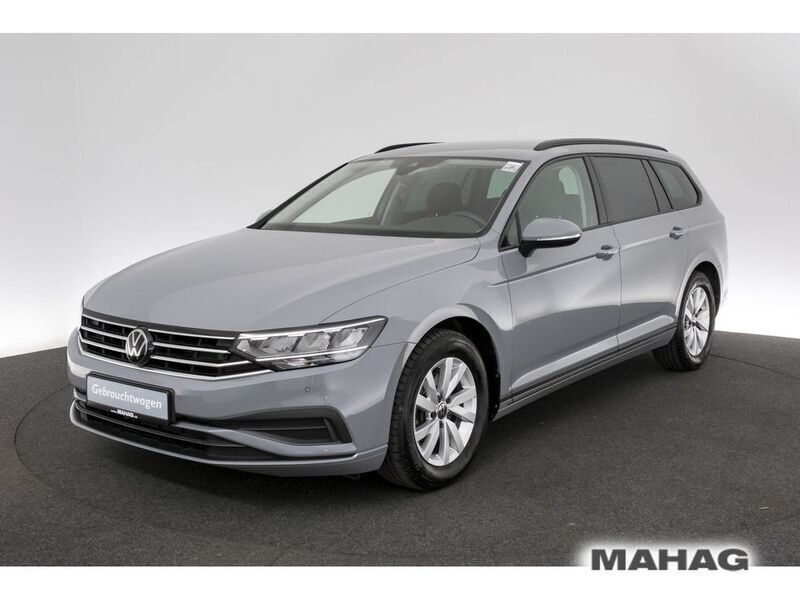 Gebraucht VW Passat Basis 150 PS (110 kW) 2023 Grau Kombi