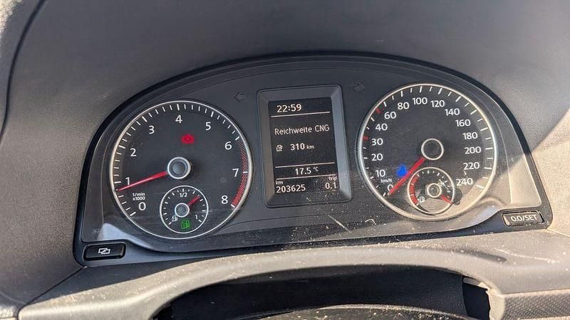 Gebraucht VW Caddy 109 PS (80 kW) 2011 Weiß Van / Kleinbus