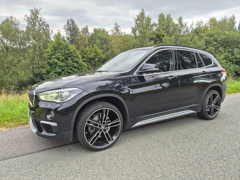 Schwarz Gebraucht 2018 BMW X1 xLine SUV | 22.750 € (Fairer Preis) - Bild 1/4