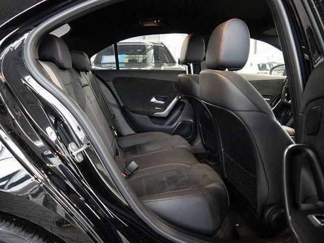 Gebraucht Mercedes A180 AMG line 136 PS (100 kW) 2024 Schwarz Limousine