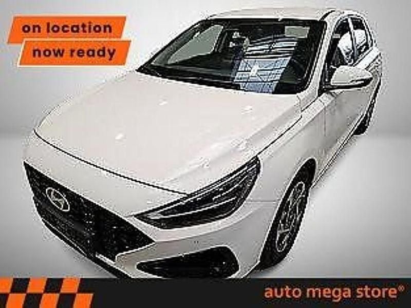 Weiß Gebraucht 2024 Hyundai i30 Style Limousine | 16.749 € (Superpreis) - Bild 1/4