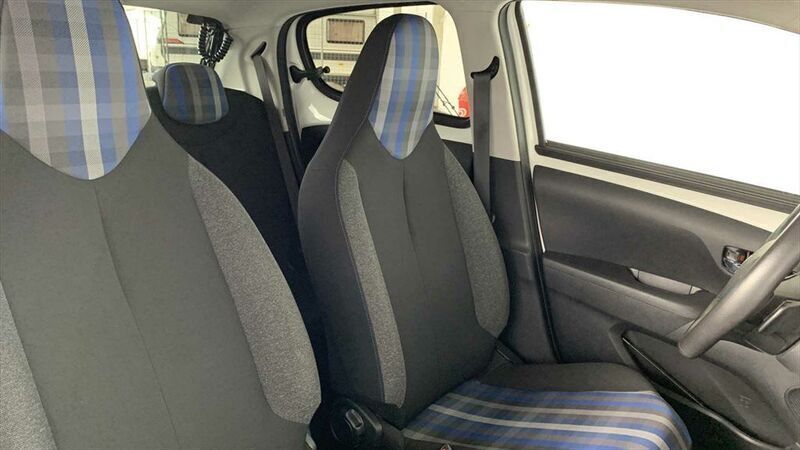 Gebraucht Peugeot 108 Allure 72 PS (52 kW) 2019 Weiss / lipizanweiß / uni Kleinwagen