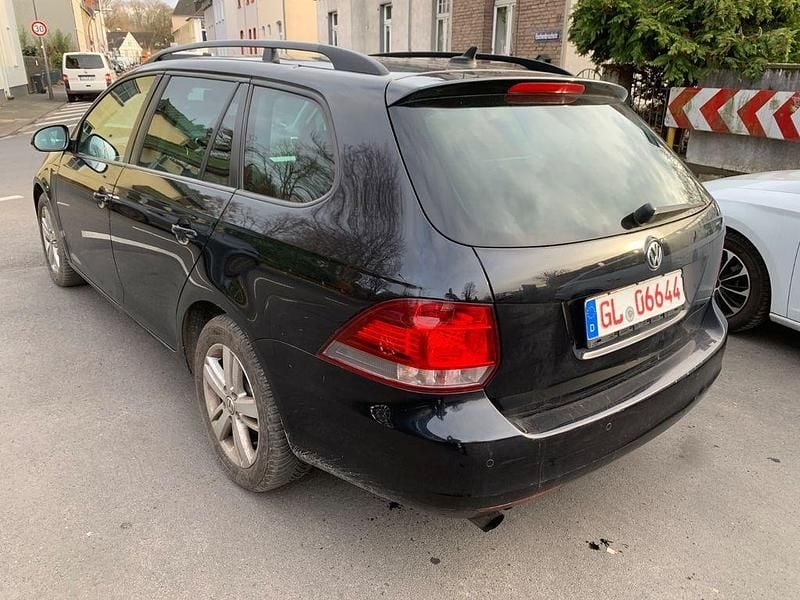 Gebraucht VW Golf VI Match 105 PS (77 kW) 2012 Schwarz Kleinwagen