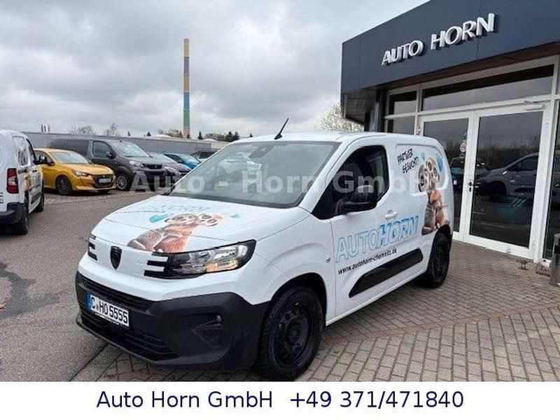 Weiß Gebraucht 2024 Peugeot Partner Premium Van / Kleinbus | 20.790 € (Etwas zu teuer) - Bild 1/4