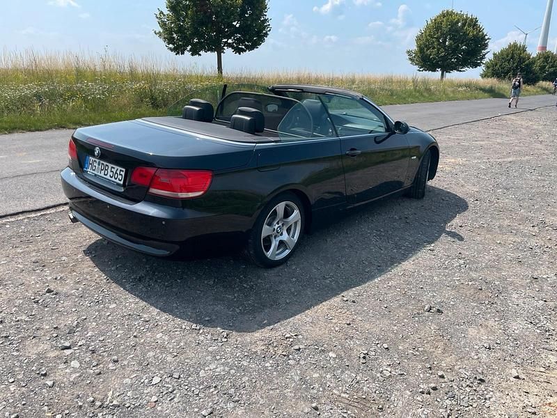 Gebraucht BMW 320 Cabriolet 169 PS (124 kW) 2007 Schwarz Cabrio