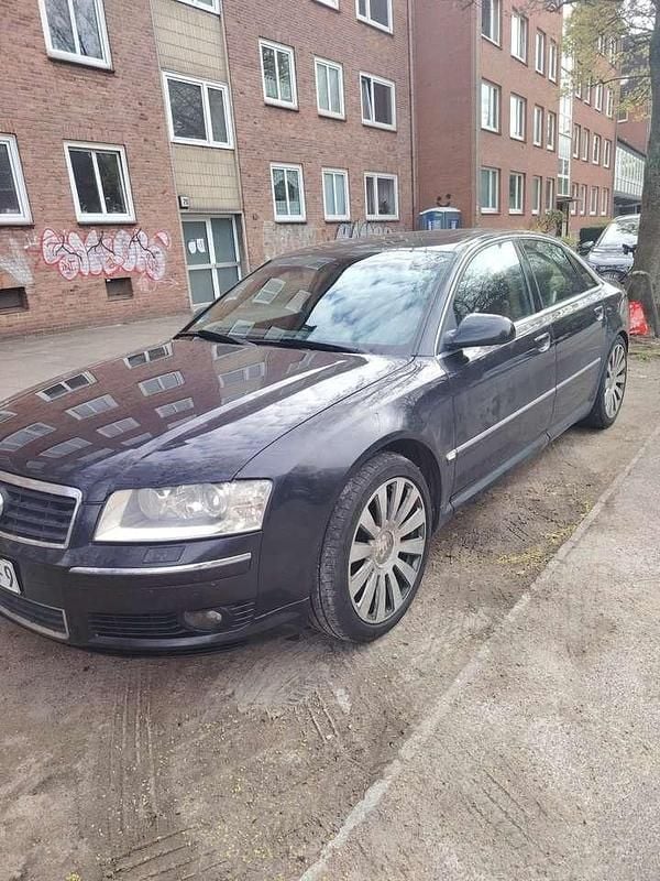 Second-hand Audi A8L 275 CP (202 kW) 2004 Berlinǎ