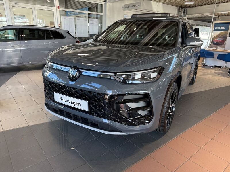 Grau Neu 2025 VW Tayron R-line SUV | 65.875 € (Teuer) - Bild 1/4
