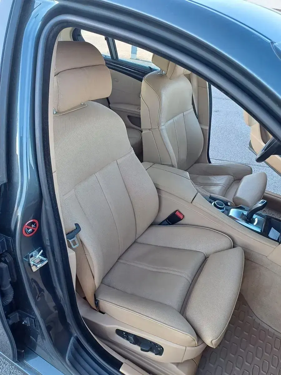 Gebraucht BMW 550 Sport Line 367 PS (269 kW) 2007 Grau Limousine