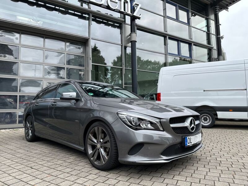 Gebraucht Mercedes CLA180 Shooting Brake 122 PS (89 kW) 2017 Schwarz Kombi