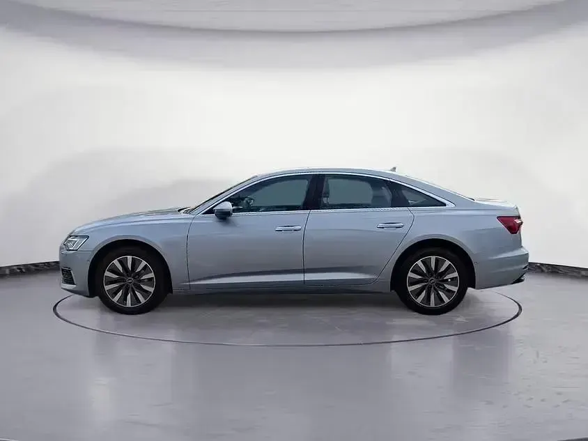 Gebraucht Audi A6 Design 204 PS (150 kW) 2023 Silber Limousine