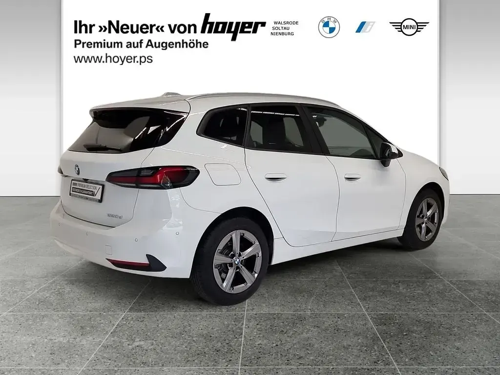 Gebraucht BMW 220 163 PS (119 kW) 2025 Alpinweiß uni Van / Kleinbus