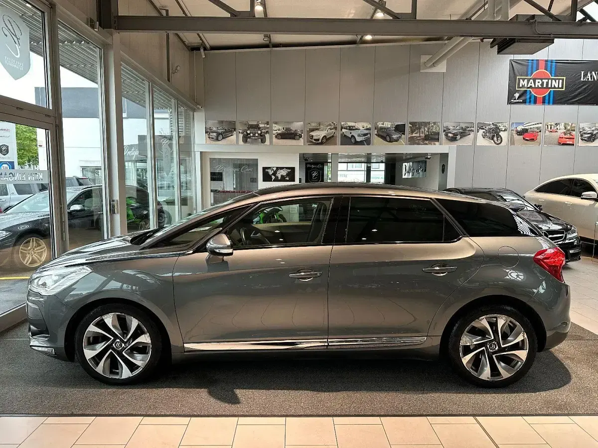 Gebraucht Citroën DS5 So Chic 156 PS (114 kW) 2011 Grau Kleinwagen